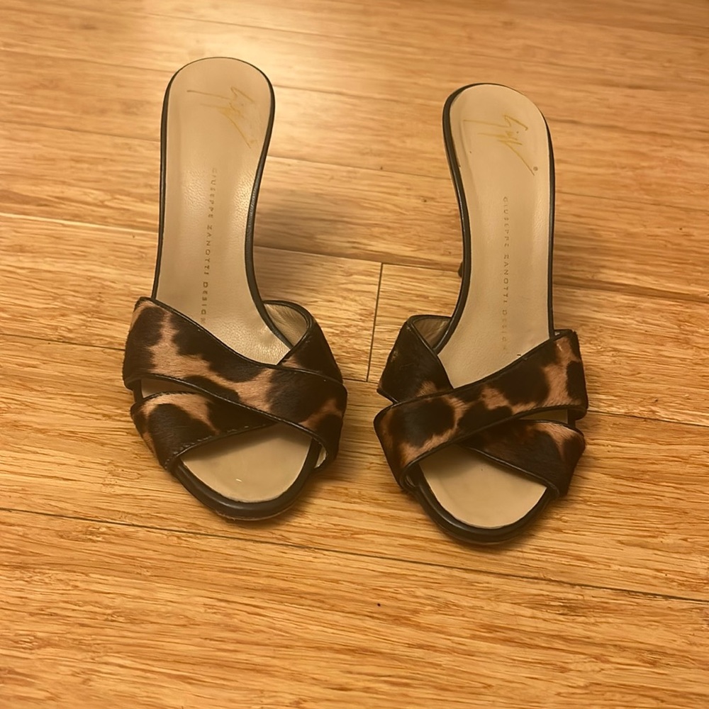 Guiseppe Zanotti Design, Vero Cuoio 3 Inch heals